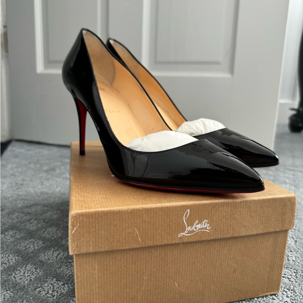 Christian Louboutin Glossy Black Heels with Iconic Red Soles - Picture 4 of 5